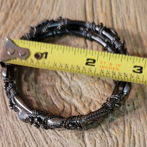 Set of Bangles, Intricate Design - Picture 5 of 6